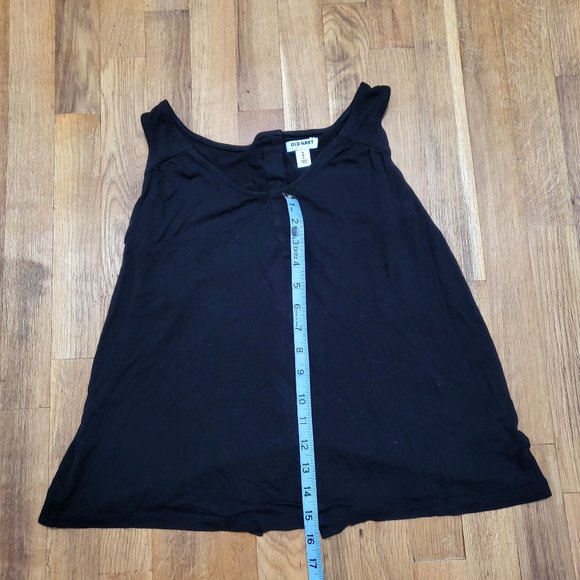 5/$15 Women's sleeveless blouse - Picture 4 of 8